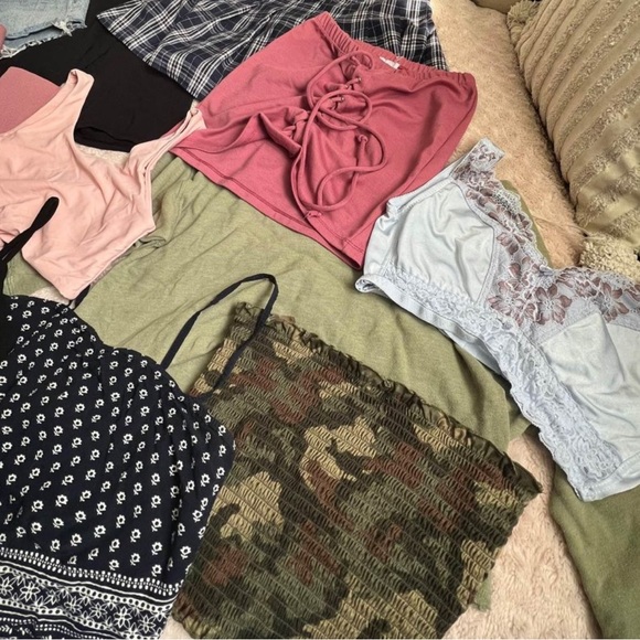 Clothes - Picture 2 of 6